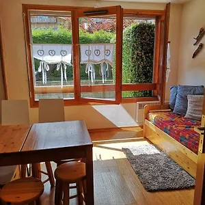 https://bright-refurbished-apartment-central-les-houches.hotels-rhonealpes.com