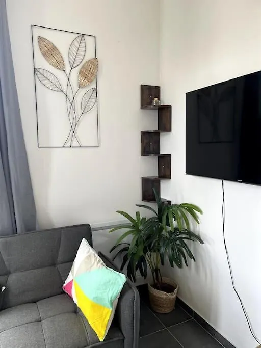 Apartment Le Triomphe Logement Central, 8 Pax 3 Chambres Marseille